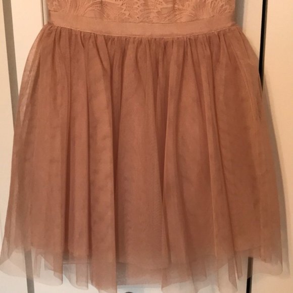 Adorable Bebe blush-colored deep-V neck tutu dress - Picture 3 of 4